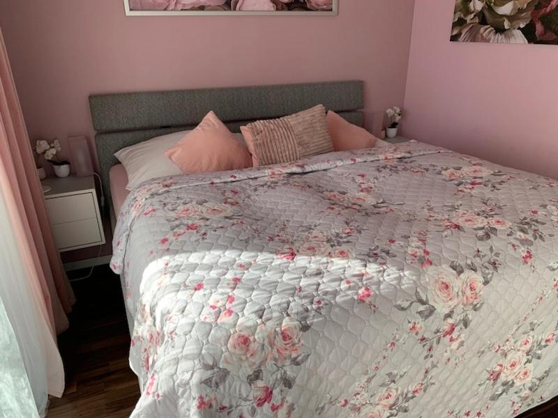 Krejcarek Garden Apartment Prag Eksteriør billede
